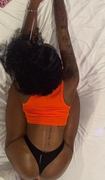 Brown bone, 20  female escort, Palm Bay